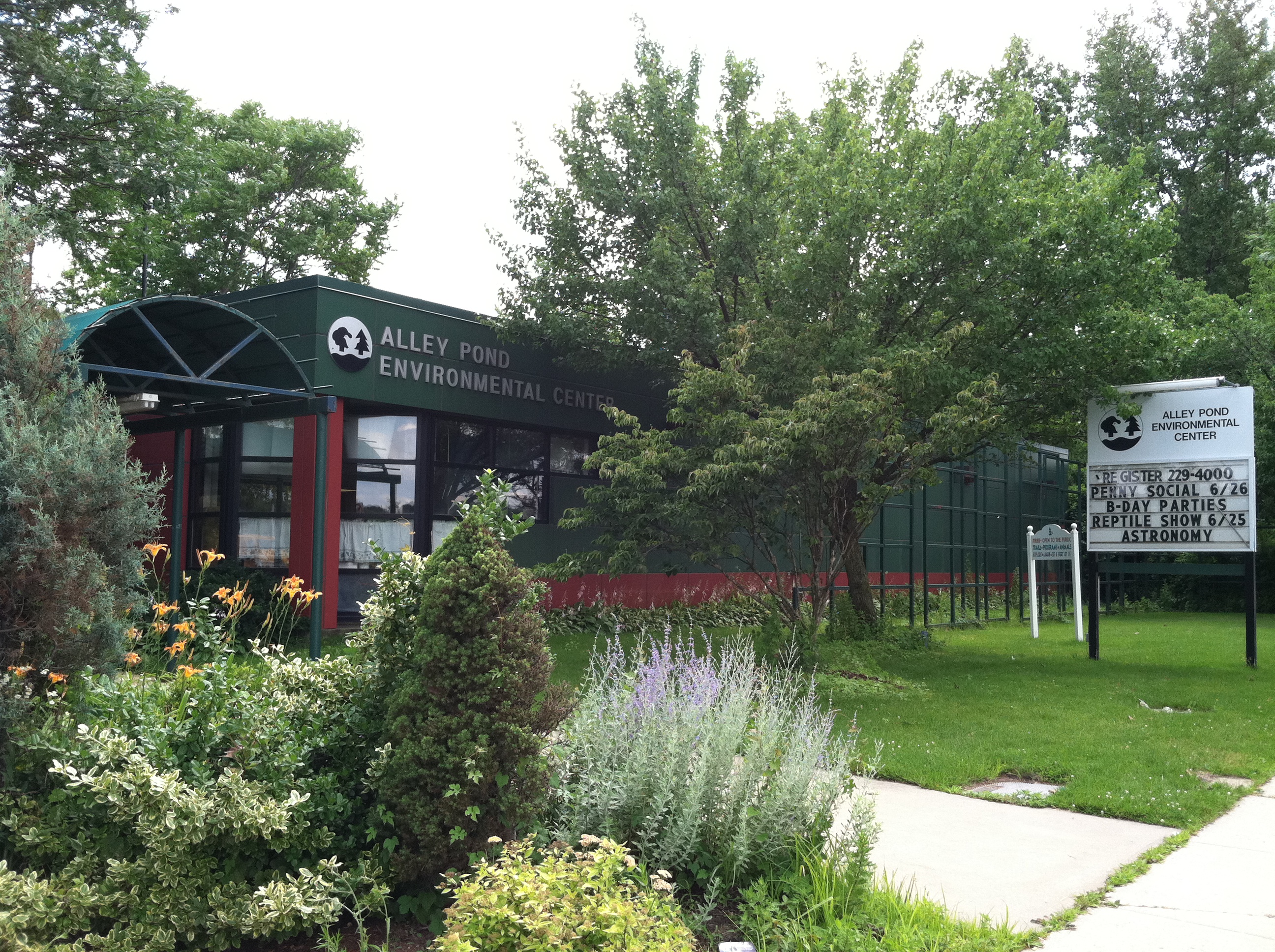The Alley Pond Environmental Center building on Northern Boulevard, the nature education facility serving Oakland Gardens and northeastern Queens communities